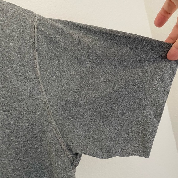 Punto Blanco • Heathered Gray Athletic Tee - Picture 4 of 13